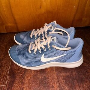NWOT Nike Flex RN 2018 size youth 6